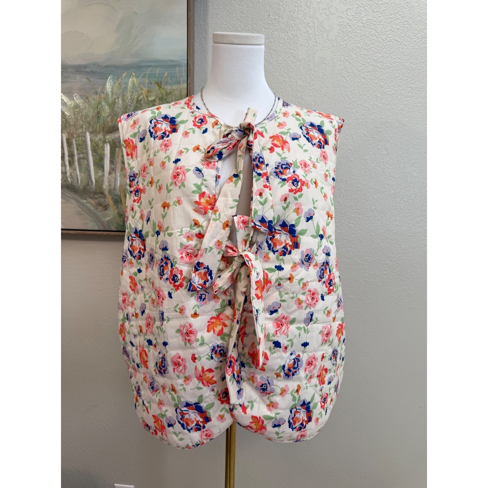 NWT Quilted Floral Tie Front Vest - XL